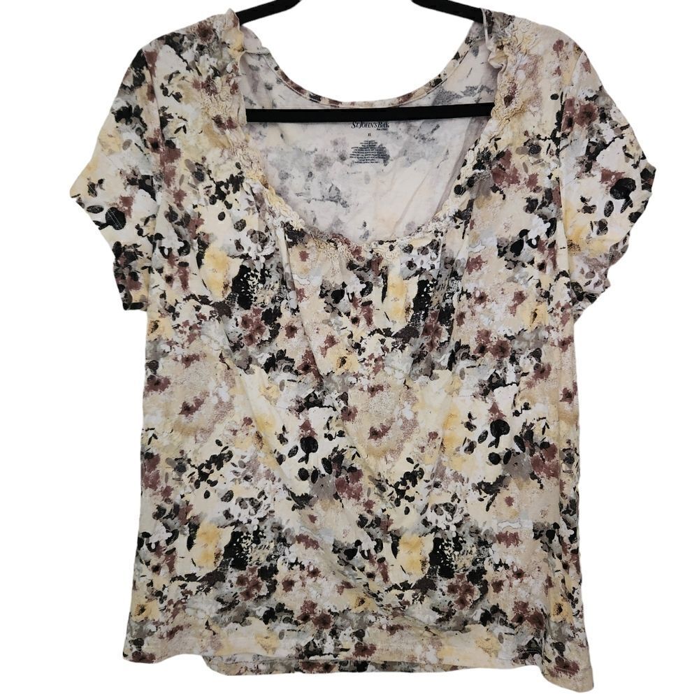 St. John's Bay Womens Patterned T-Shirt  Shirred at Neckline Size XL